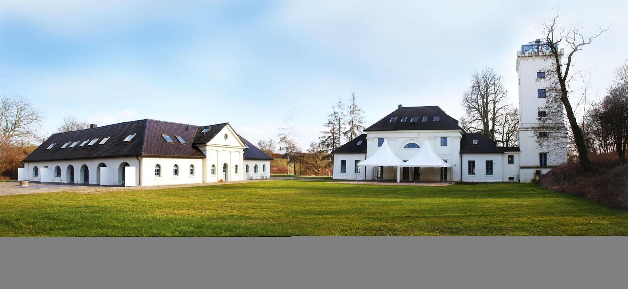 Elbzollhaus Dessau Otel Dış mekan fotoğraf