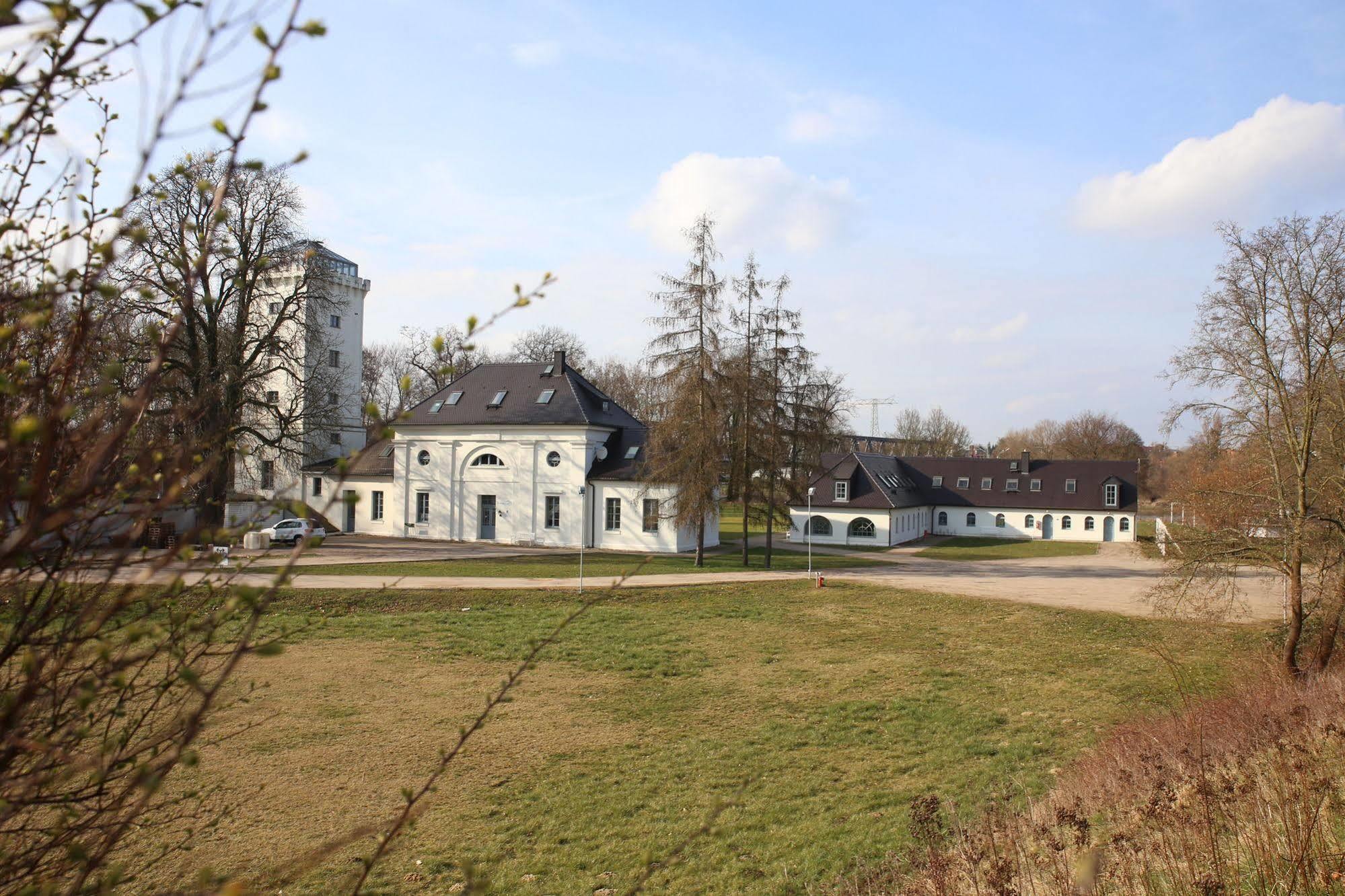 Elbzollhaus Dessau Otel Dış mekan fotoğraf