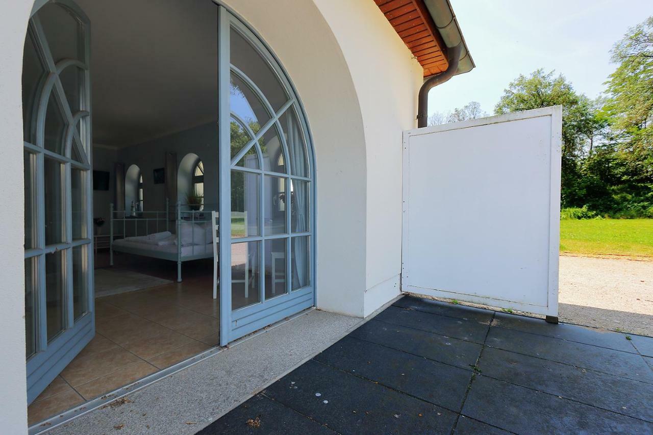 Elbzollhaus Dessau Otel Dış mekan fotoğraf