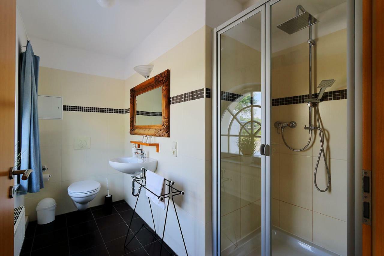 Elbzollhaus Dessau Otel Dış mekan fotoğraf